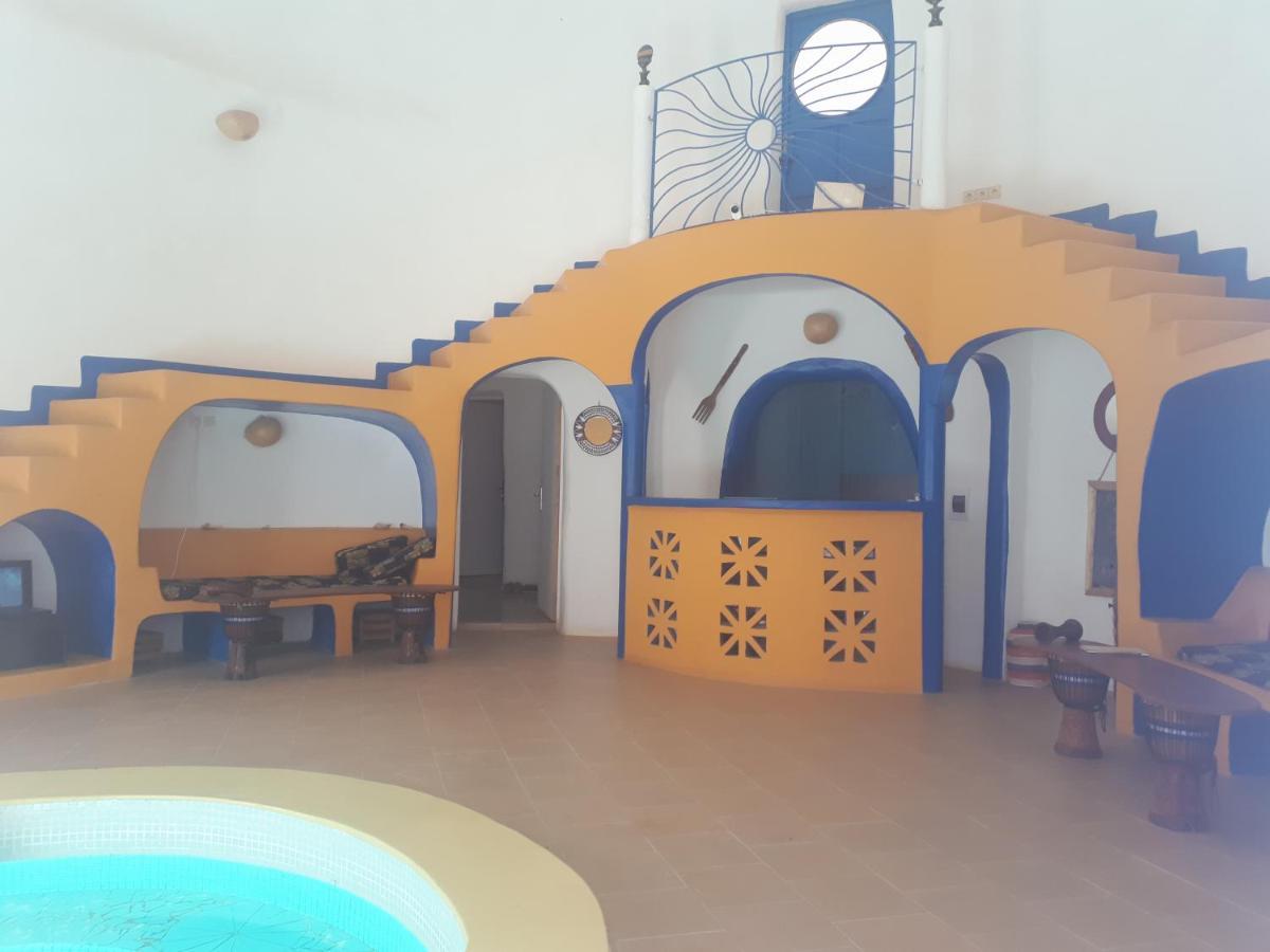 La Maison Blanche Deni Biram Ndao מראה חיצוני תמונה